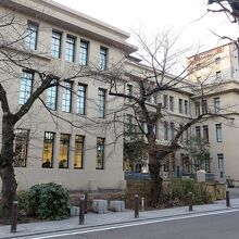 「立誠ガーデンヒューリック京都」前には…