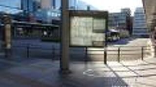 京都駅北口に広がる広大なバスターミナルです。