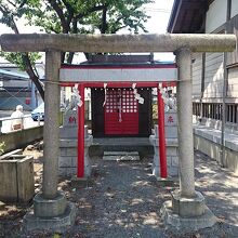 鳥居と祠