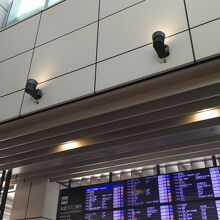 バスの発車案内の掲示板