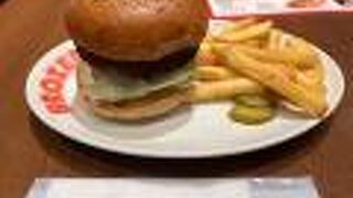 立地のわりに手ごろな価格のランチをいただけます。