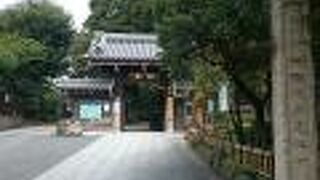 吉良上野介のお墓があります