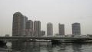 橋を渡る交通量も多く、非常に重要であることは見て取ることが出来ました。