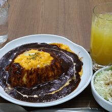 朝食のオムライス