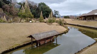 金沢城内にある玉泉院丸庭園は兼六園よりも先に造られた大名庭園だった