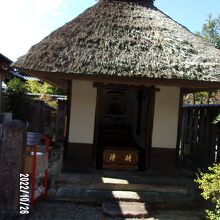 全体の様子です。お店の敷地内のような場所です。