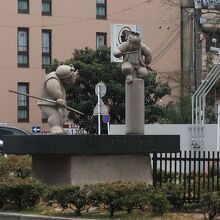 京の五条の橋の上、だ