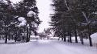 塔のある小学校