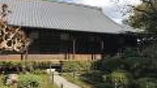 本尊は信州善光寺阿弥陀如来と同仏同体