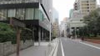 銀座の中心からはかなり離れており、お値段のお店の商店が多く庶民的な雰囲気が漂っていました。