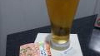 だいぶ賑やかになってきたラウンジ