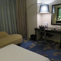 部屋自体のデザインは古い感じになりましたが、備品取換えや…、