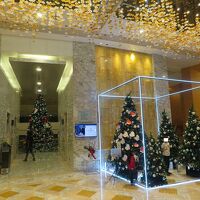 この時にはクリスマス仕様の装飾がされていたロビー周辺