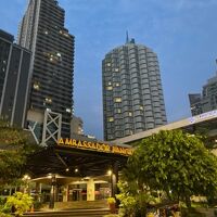 安い部屋は手前の本館。高い部屋はタワー棟