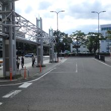 奥羽本線・代行バスの乗り場はこちら