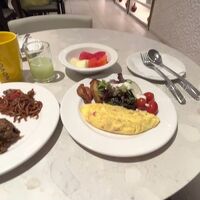 朝食ビュッフェ。朝食会場もかなり冷えていました．．．。