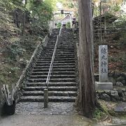 三十六歌仙の猿丸大夫がご祭神の神社