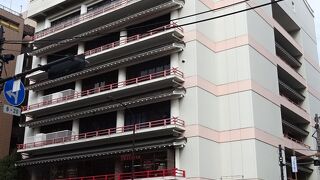 「雷ゴロゴロ会館」です