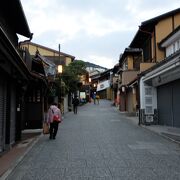 清水寺へ京都駅からバスでのアクセスで坂を上る