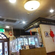 落ち着いた店内