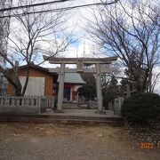 眉山の山頂駅から、周辺を散策していると、この神社がありました。