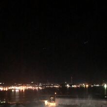 造船工場夜景を眺めながらの獺祭スパークリング