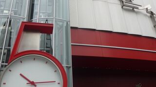 若者のショッピングモール