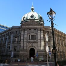 「神奈川県立歴史博物館」といえば、まずは建物