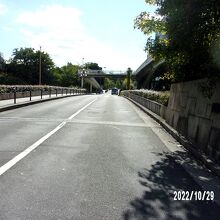 奥が大阪城です。