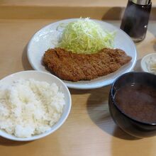 ごはんはおかわり自由ですが、しじみ椀は有料です