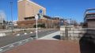 明治の石積み・昭和の橋梁、みなとみらいの風景