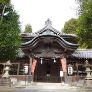 宝珠山麓に佇む歴史ある神社