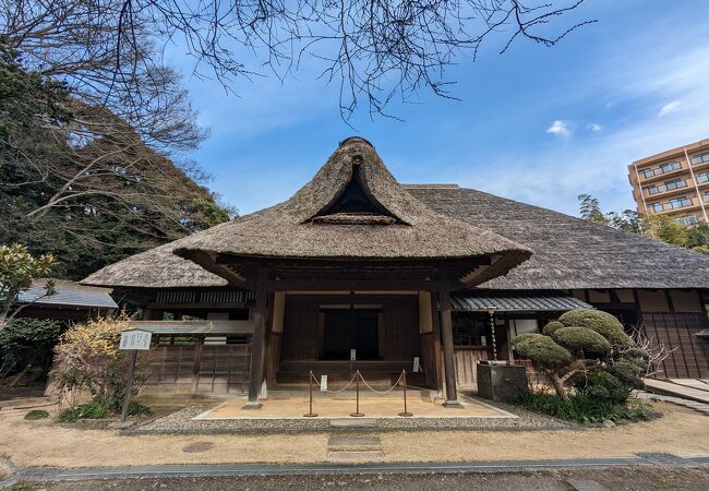 Visitors can observe up close the structure of a famous family's house from the Edo period