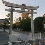 久保山麓付近に立地する神社