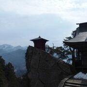 松尾芭蕉が俳句に詠んだ山寺