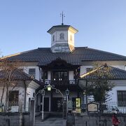 八幡東学校として建築された白雲館