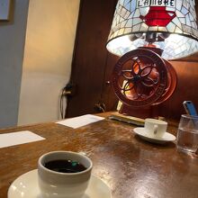 カウンターで飲むタンザニア