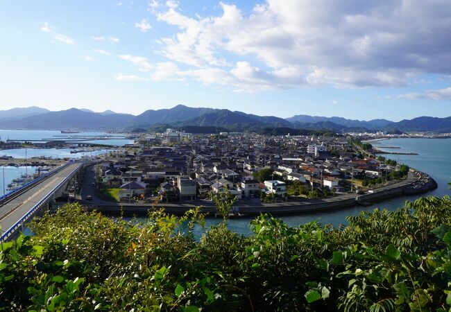 限られた土地に建物がぎっしり