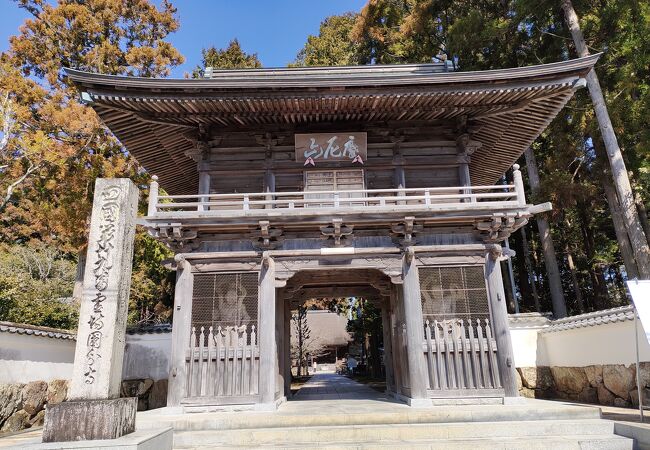 高知県内でも伽藍が整っている寺院の一つ