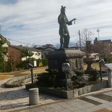 奴奈川姫の像