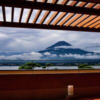 お部屋のテラスから河口湖越しの富士山