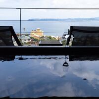 お部屋の温泉露天風呂。もちろん海が見えます。