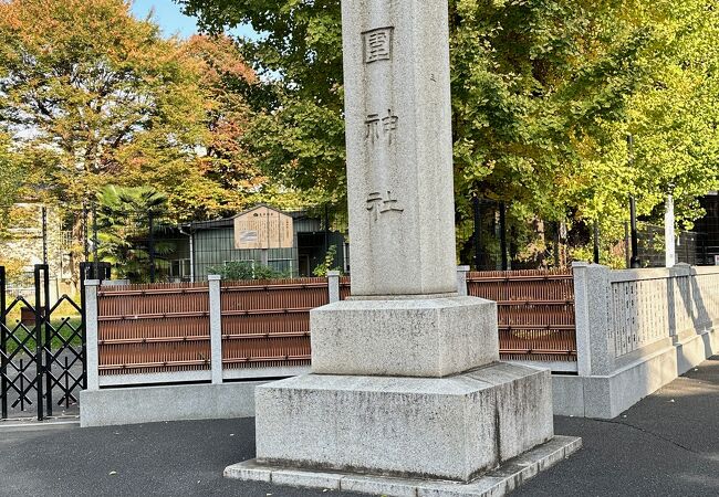 、小さな静かな神社
