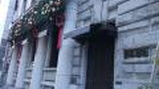 レトロな雰囲気の漂うビル