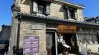 現在は硝子工芸店