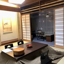 炬燵の広々とした和室　最後の夜は部屋飲みにして正解だった！