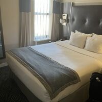 狭くて古い部屋でしたがマンハッタンでは仕方ないかも