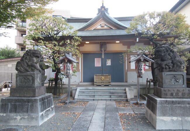 こんなとこに神社が