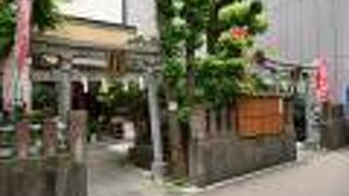 讃岐稲荷と小白稲荷が合祀された神社