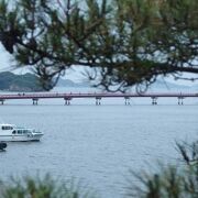 福浦島へと渡る長い橋